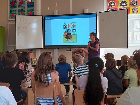 Katja Frixe in der Grundschule Föhrste