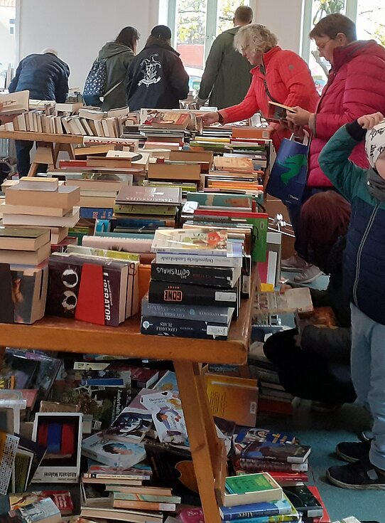Jede Menge Bücher für wenig Geld